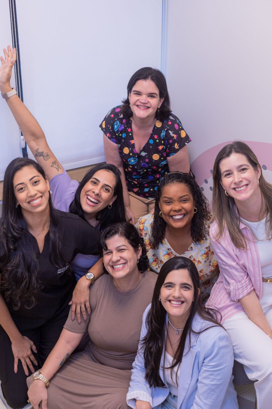 Equipe da Spazio Integrar reunida em uma das salas da clínica